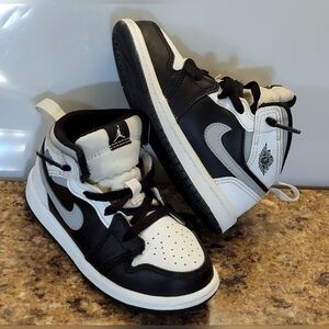 Nike Air Jordan 1 Mid (TD) White Shadow 640735-073 Size 8C